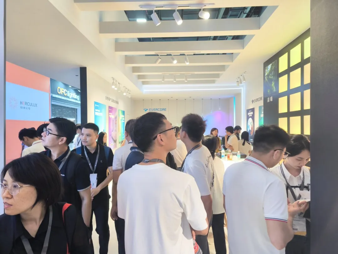 Carrying the first RGBCW-COB "Explosive Field" Light Asia Exhibition, Zhonghao Optoelectro Evercore·GILE | The color of the civic color will not end