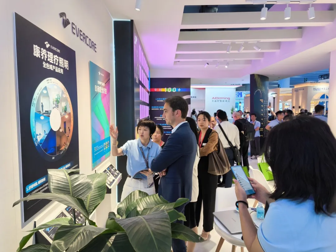 Carrying the first RGBCW-COB "Explosive Field" Light Asia Exhibition, Zhonghao Optoelectro Evercore·GILE | The color of the civic color will not end