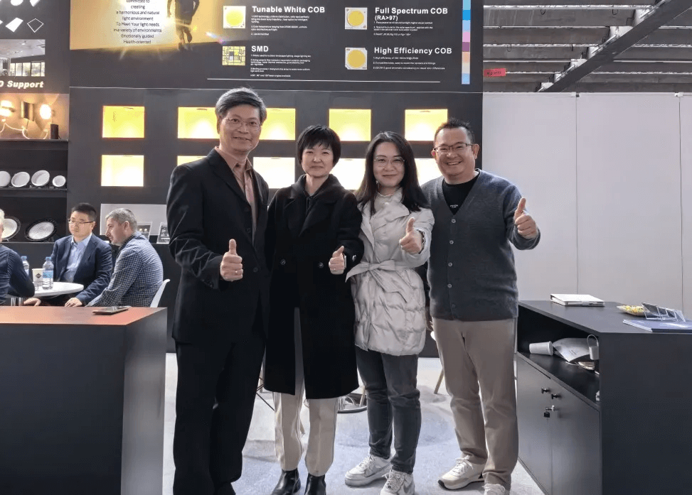 See how the domestic light illuminates the Frankfurt International Pavilion