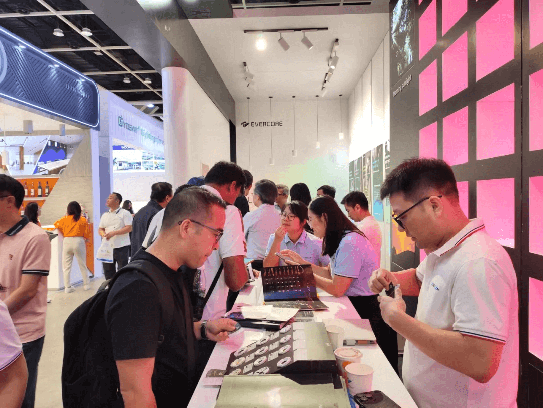 Gathering in HongKong International Lighting Fair (Autumn Edition) look back