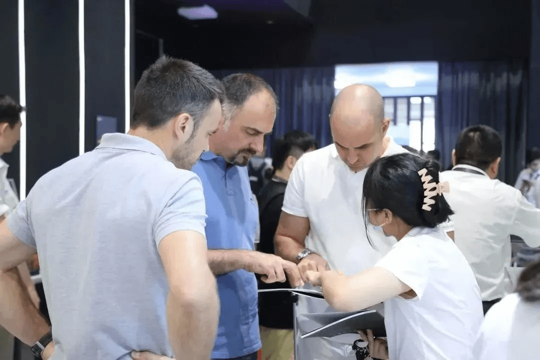 Review of Light Asia Exhibition | Exploring the mystery of light to create the value of light Review of Light Asia Exhibition | Exploring the mystery of light to create the value of light