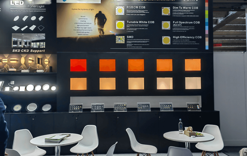 See how the domestic light illuminates the Frankfurt International Pavilion